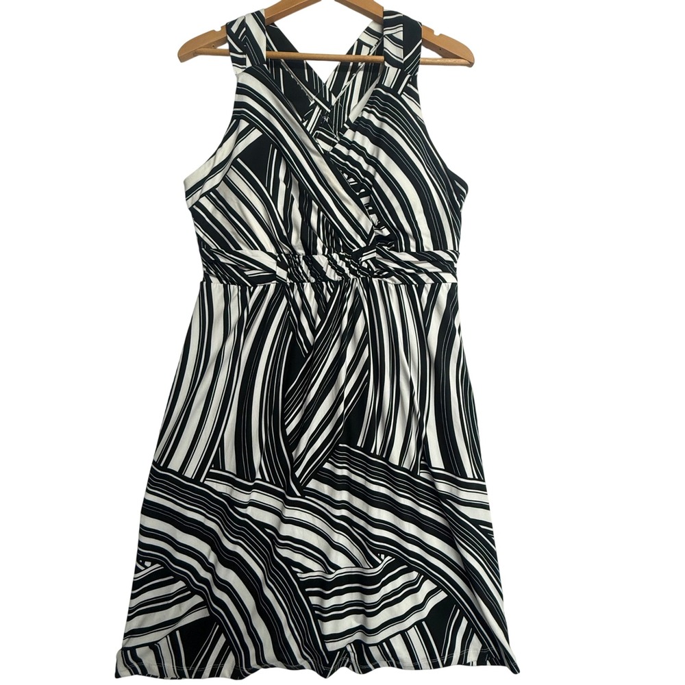 Soma Womens L Black White Stripe Dress Built In Bra Sleeveless Travel